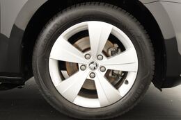 Lichtmetalen velgen 17" Triton met lage rolweerstand banden (215/55 R17)