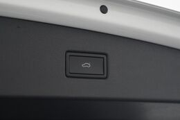 elektrisch bedienbare achterklep met sensorsturing