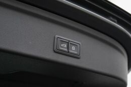 elektrisch bedienbare achterklep met sensorsturing