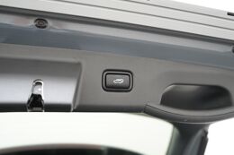 elektrisch bedienbare achterklep met sensorsturing