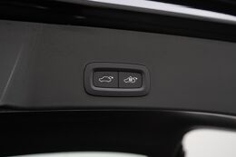 elektrisch bedienbare achterklep met sensorsturing