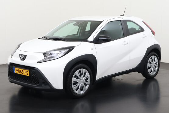 Toyota Aygo X 1.0 VVT-i MT Play