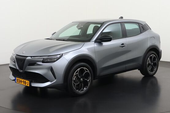Alfa Romeo Junior Elettrica 54 kWh