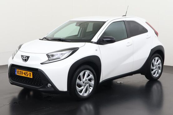 Toyota Aygo X 1.0 VVT-i MT first