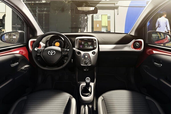 Toyota_aygo_interieur_occasion_voorraad