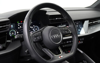 Audi_A3_s_line_sportstuur