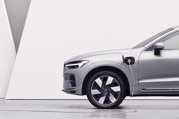 Volvo_XC60_recharge_hybride_plug_in