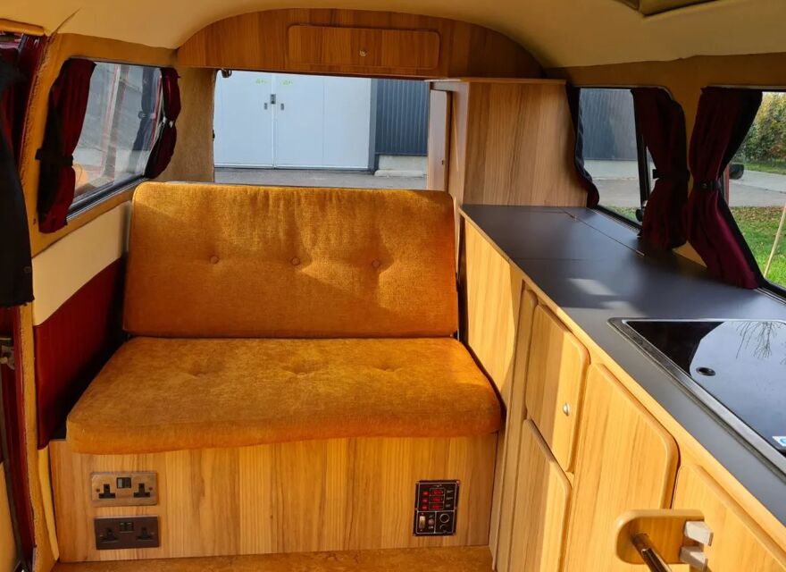 vw-camper-t2-interieur