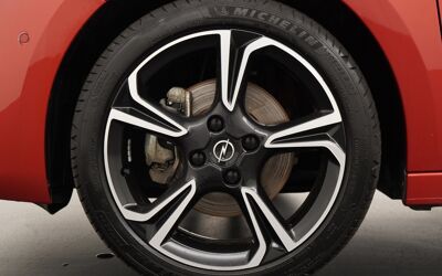 Opel_corsa_sportieve_lichtmetalen_velgen